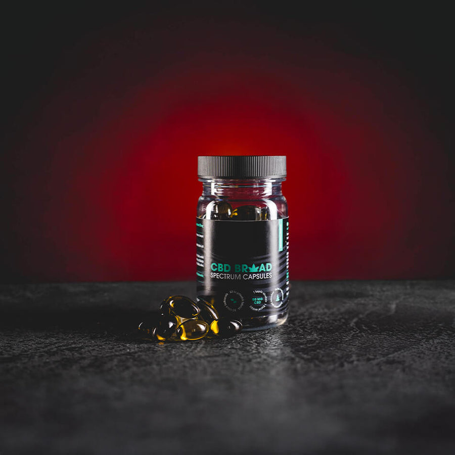 Капсули Kratom world cbd с широк спектър kratomworld разпродажба CBD капсули с широк спектър 3000 mg 60 бр. - гел капсули, съдържащи 50 mg CBD във всяка капсула, екстракт от коноп с широк спектър за подпомагане на регенерацията, релаксацията и баланса на тялото