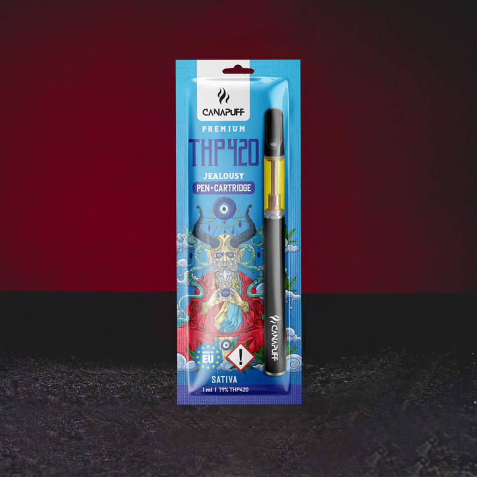 Комплект THP420 вейп Kratom World 1 мл 79% с вкусове Jealousy, Plum и Kush, включващ премиум THP420 vape pen и cartridge.