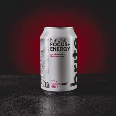 Brite Nootropic Energy Drink Kratom World с профил на малина и мента, представен в продуктов кадър като ноотропна енергийна напитка.
