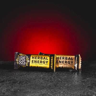 Erebos Herbal Energy Kratom World, представен в продуктов кадър като билково енергийно барче.