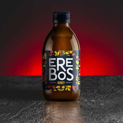 Erebos Honey Kratom World Drink Brichta Bomby, представен в продуктов кадър като билкова напитка с медов профил.