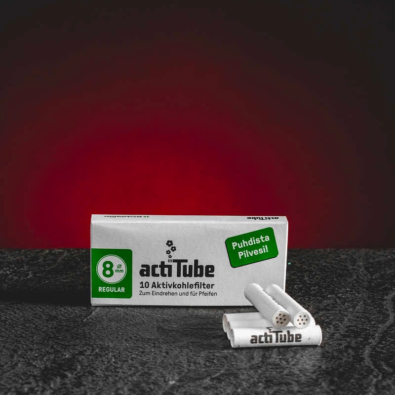 ActiTube филтри Kratom World, представени в продуктов кадър като аксесоар за CBD и билкови продукти.