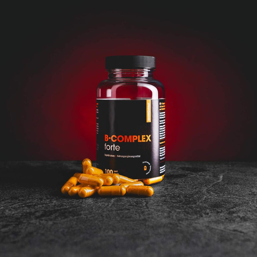 B-Complex Forte Kratom World 100 капсули, представен в продуктов кадър като витаминен продукт с B1–B12 за подкрепа на енергията, психиката и имунитета.