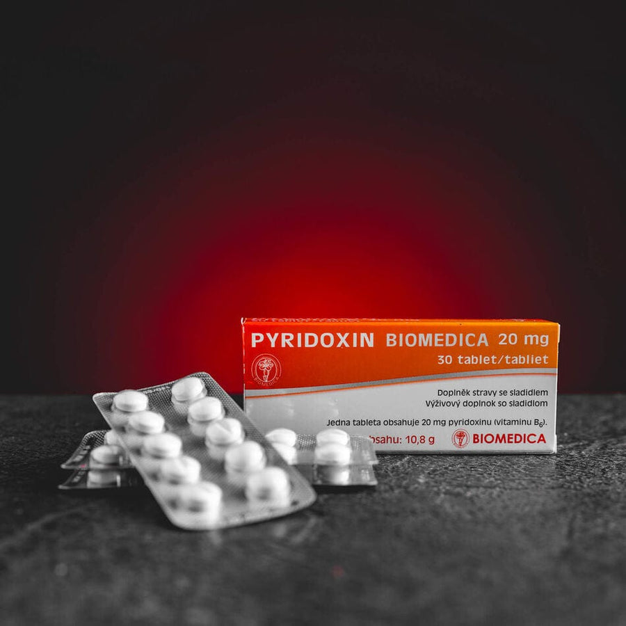 Biomedica Vitamin B6 Pyridoxine Kratom World, представен в продуктов кадър като витаминен продукт за ежедневна подкрепа.