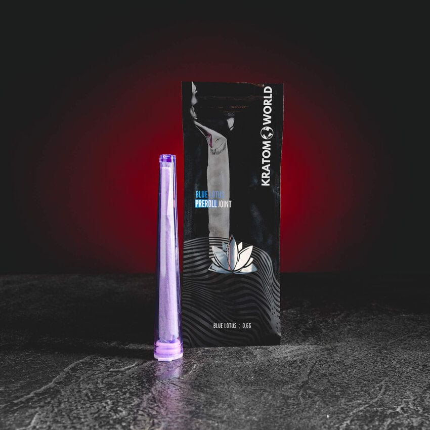 Blue Lotus preroll joint Kratom World, представен в продуктов кадър като билков preroll продукт със син лотос.