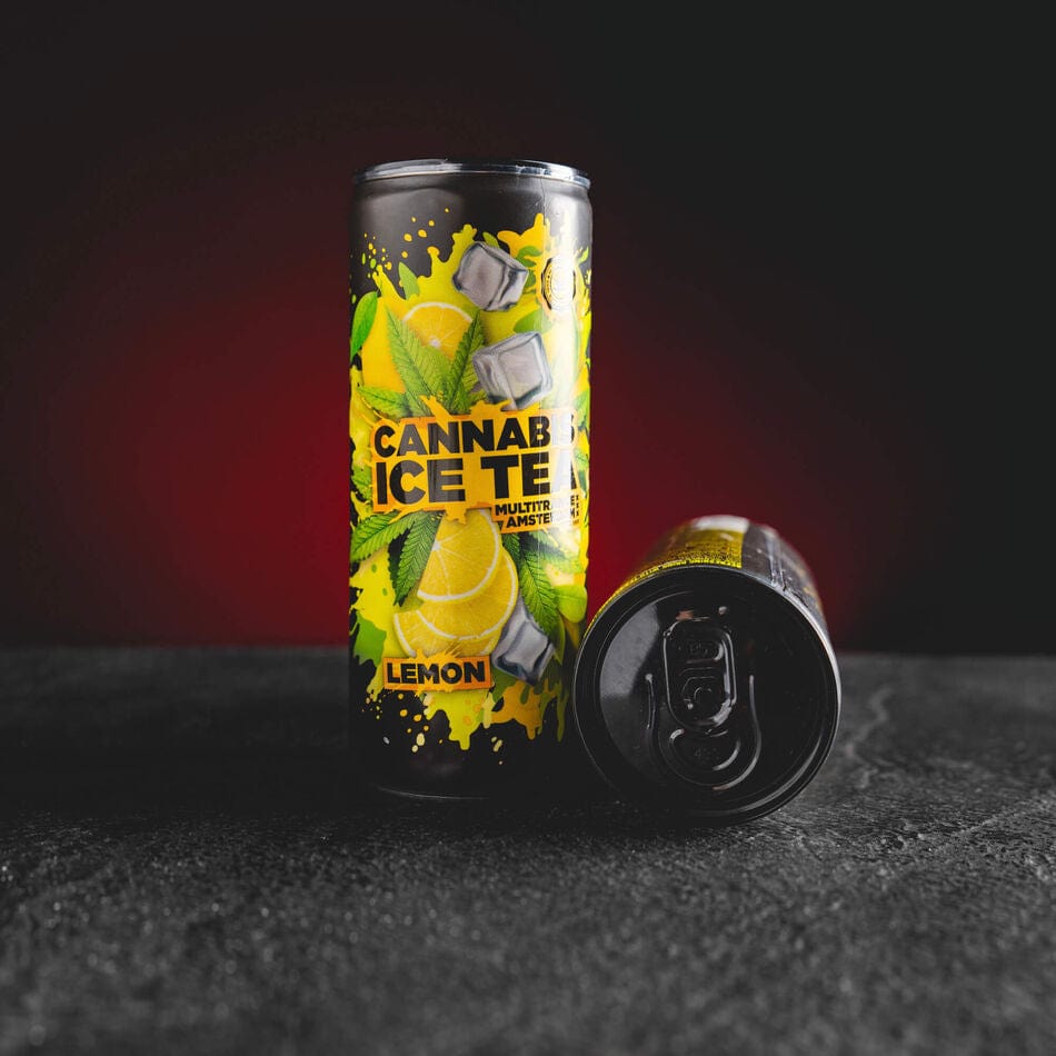 Cannabb Ice Tea Kratom World, представен в продуктов кадър като студен чай с cannabis профил.