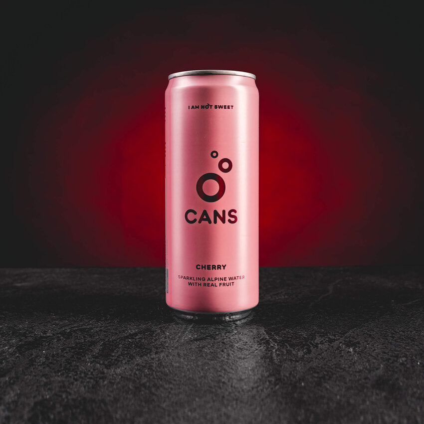 CANS Cherry Kratom World, представен в продуктов кадър като плодова напитка с черешов профил.