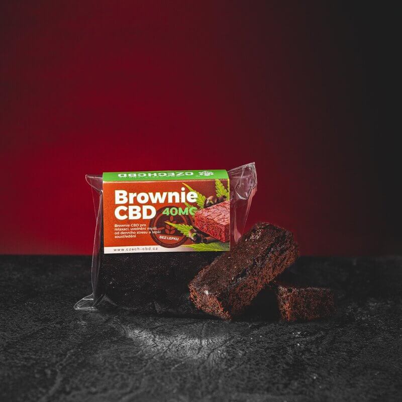 CBD Brownie 40 mg Kratom World, представено в продуктов кадър като CBD edible продукт тип brownie.