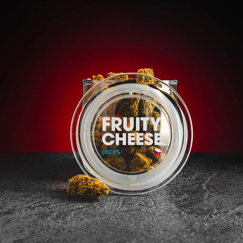 CBD Fruity Cheese конопени цветове Kratom World, представени в продуктов кадър като качествени CBD цветове.