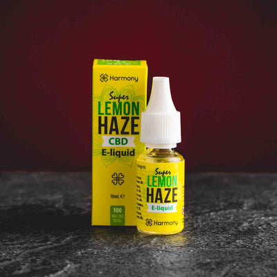 CBD Vape E-liquid Lemon Haze Kratom World, представен в продуктов кадър като течност за електронни устройства с канабиноиден и Lemon Haze профил.