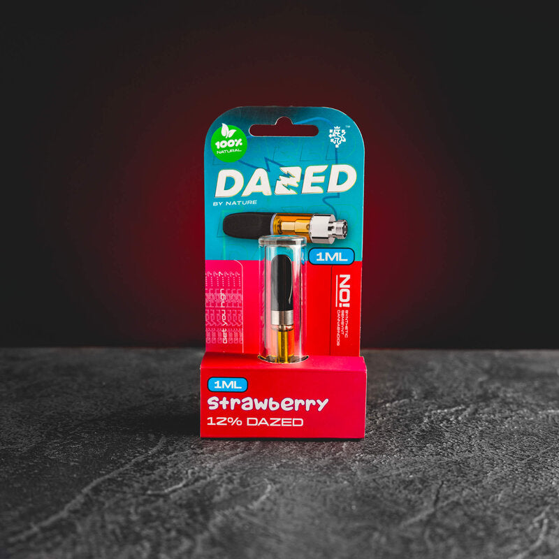 Dazed Strawberry Cartridge Kratom World, представен в продуктов кадър като vape cartridge продукт с ягодов профил.