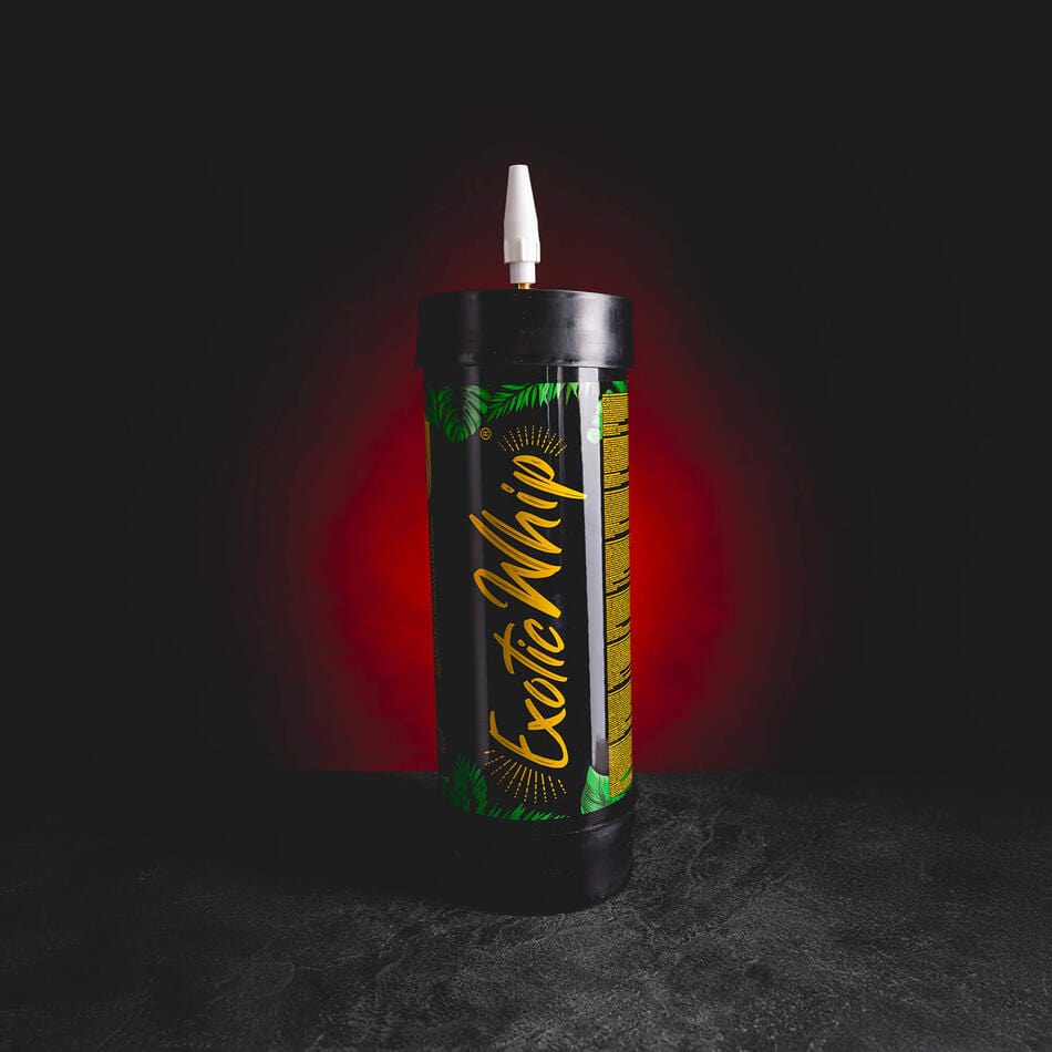 Exotic Whip Classic Kratom World, представен в продуктов кадър като газ за бита сметана в класически вариант.