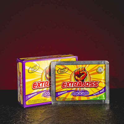 Extra Joss Grape Kratom World, представен в продуктов кадър като индонезийски напитков продукт с гроздов профил.