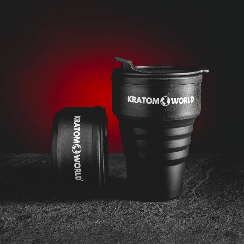 Foldable Cup Kratom World, представена в продуктов кадър като сгъваема чаша за кратом напитки.