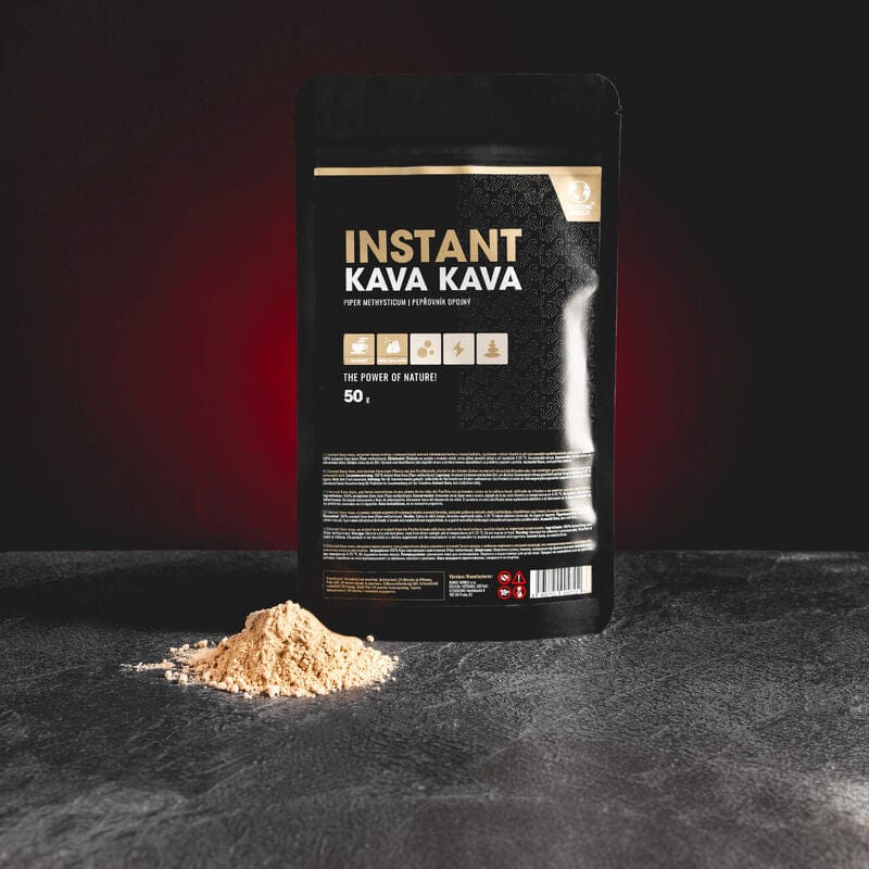 Instant Kava Kava Kratom World, представена в продуктов кадър като instant растителен продукт от Piper methysticum с Tonga профил.