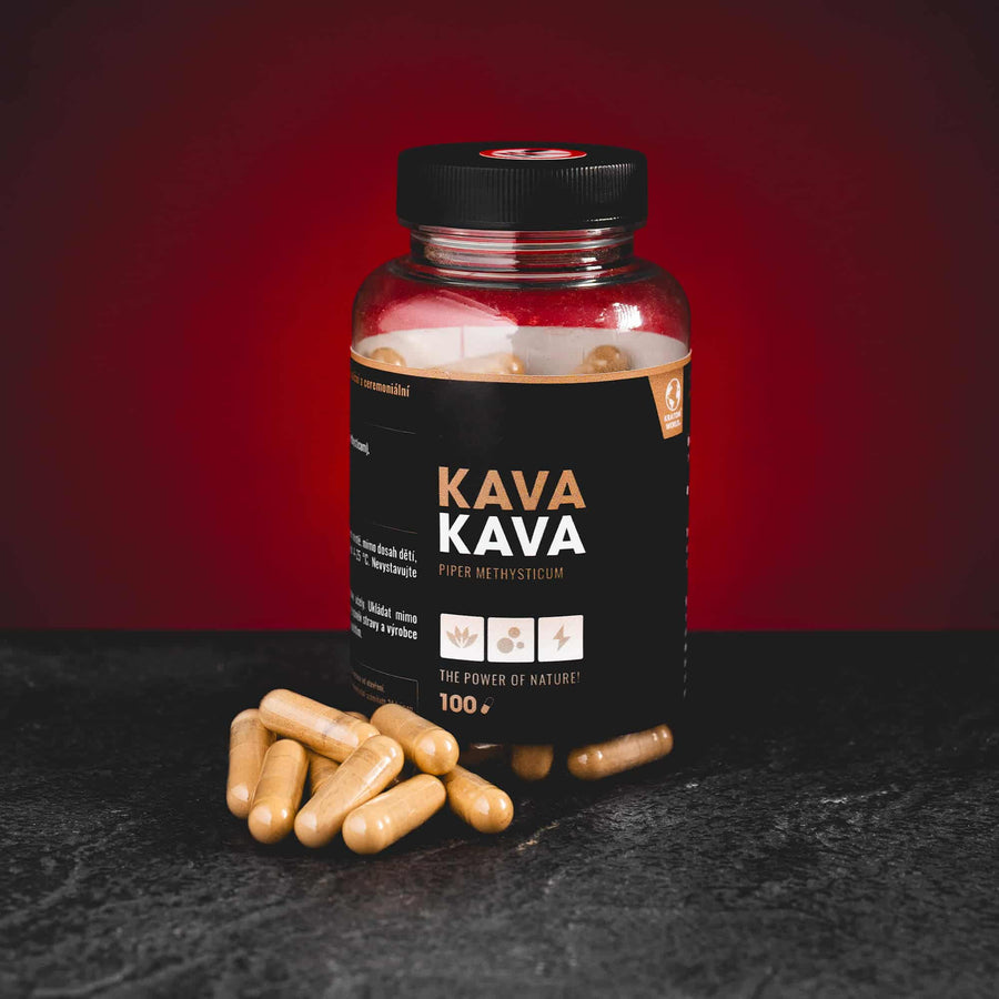 Kava Kava капсули Kratom World, представени в продуктов кадър като растителен продукт от Piper methysticum.