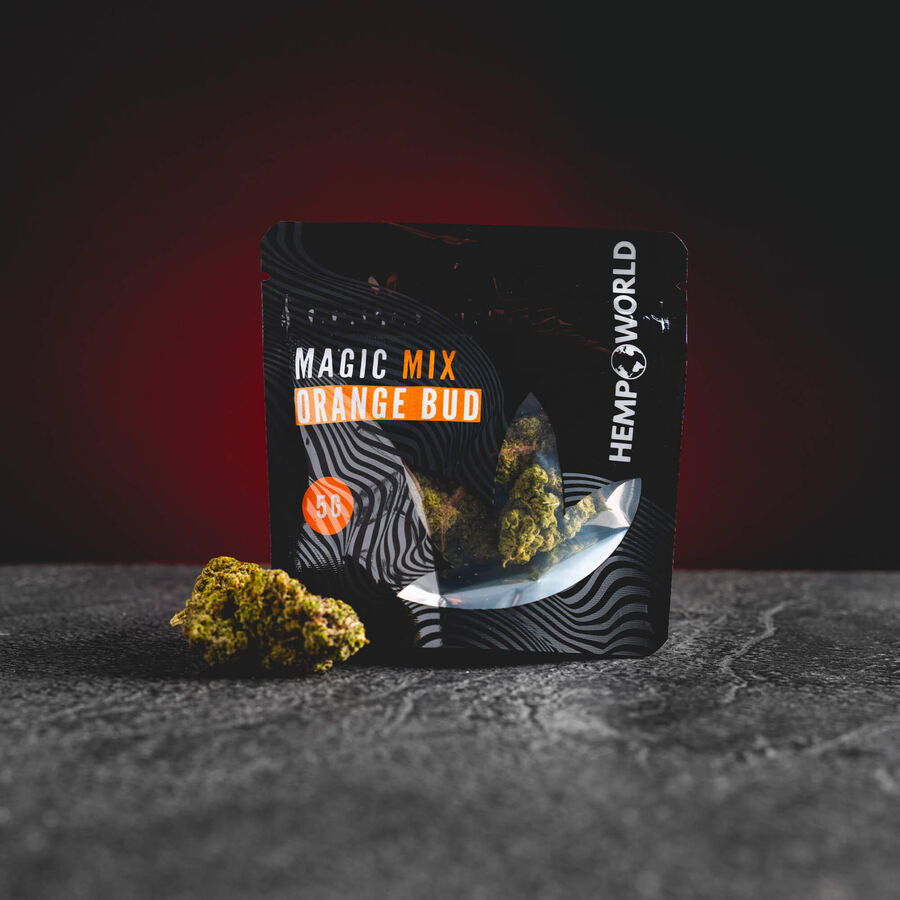 Magic Mix Orange Bud Magic Sauce Kratom World, представени в продуктов кадър като HHC и CBD конопени цветове с orange bud профил.