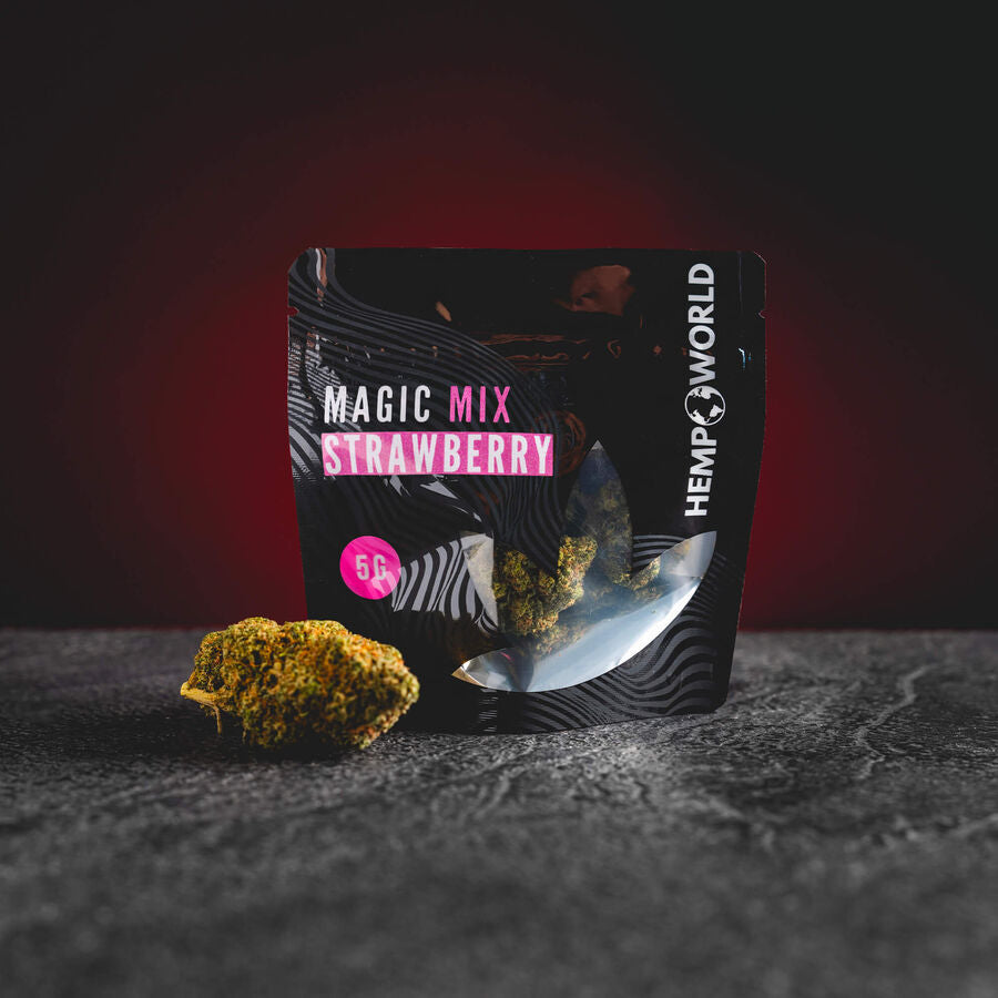Magic Mix Strawberry Ice Cream Kratom World, представен в продуктов кадър като конопени цветове с Magic Sauce и CBD профил.