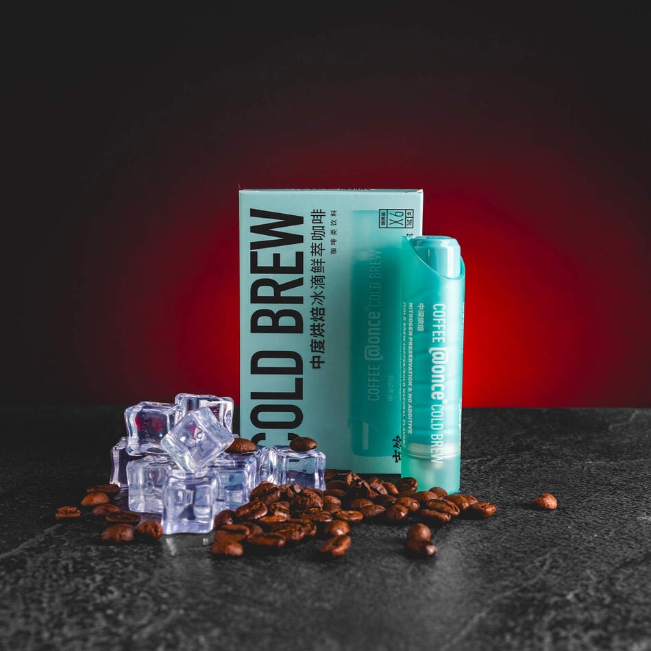 Once Cold Brew Kratom World, представен в продуктов кадър като кафе shot за пътуване с профил Americano Espresso.