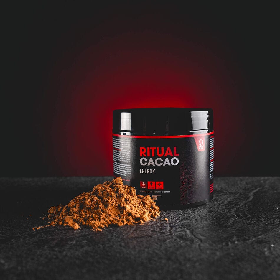 Ritual Cacao Energy Kratom World с гуарана, чили и пипер, представен в продуктов кадър като ритуално какао с енергиен профил.