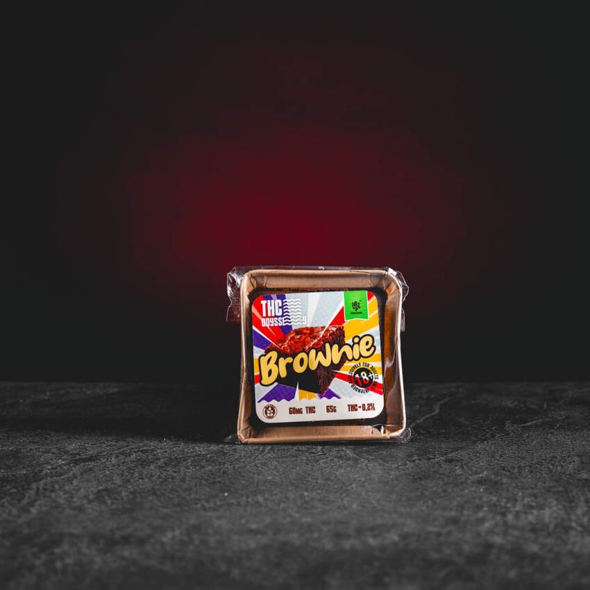 TH Chocolate Brownie Kratom World, представен в продуктов кадър като шоколадово брауни.