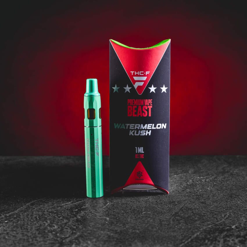 THF Beast еднократен vape Kratom World с вкус Watermelon Kush, свеж динен аромат и балансиран профил.
