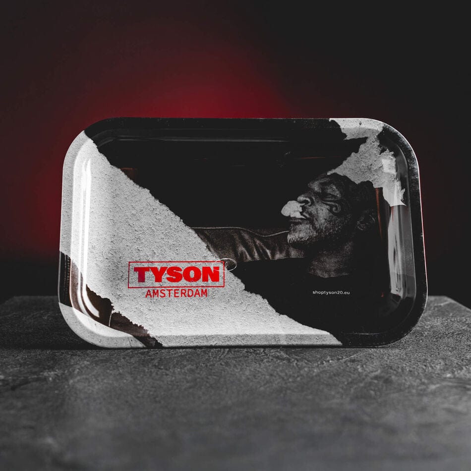 Tyson Bulldog rolling tray Kratom World, представен в продуктов кадър като поднос за CBD и билкови продукти.