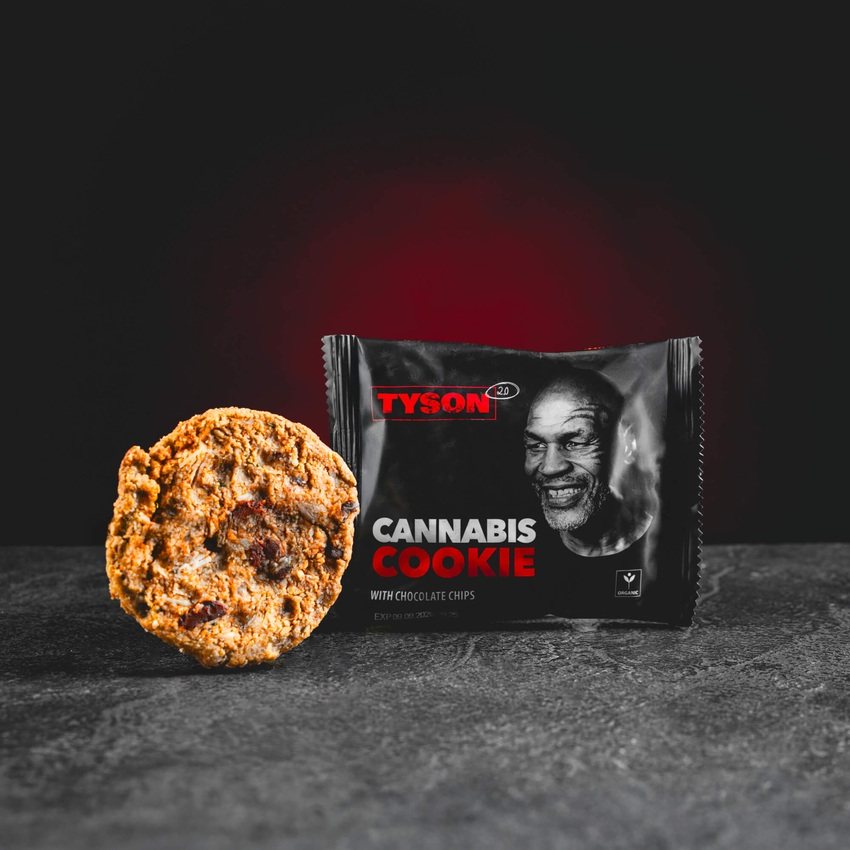 Tyson Cookie Kratom World CBD, представени в продуктов кадър като бисквитки с CBD профил.