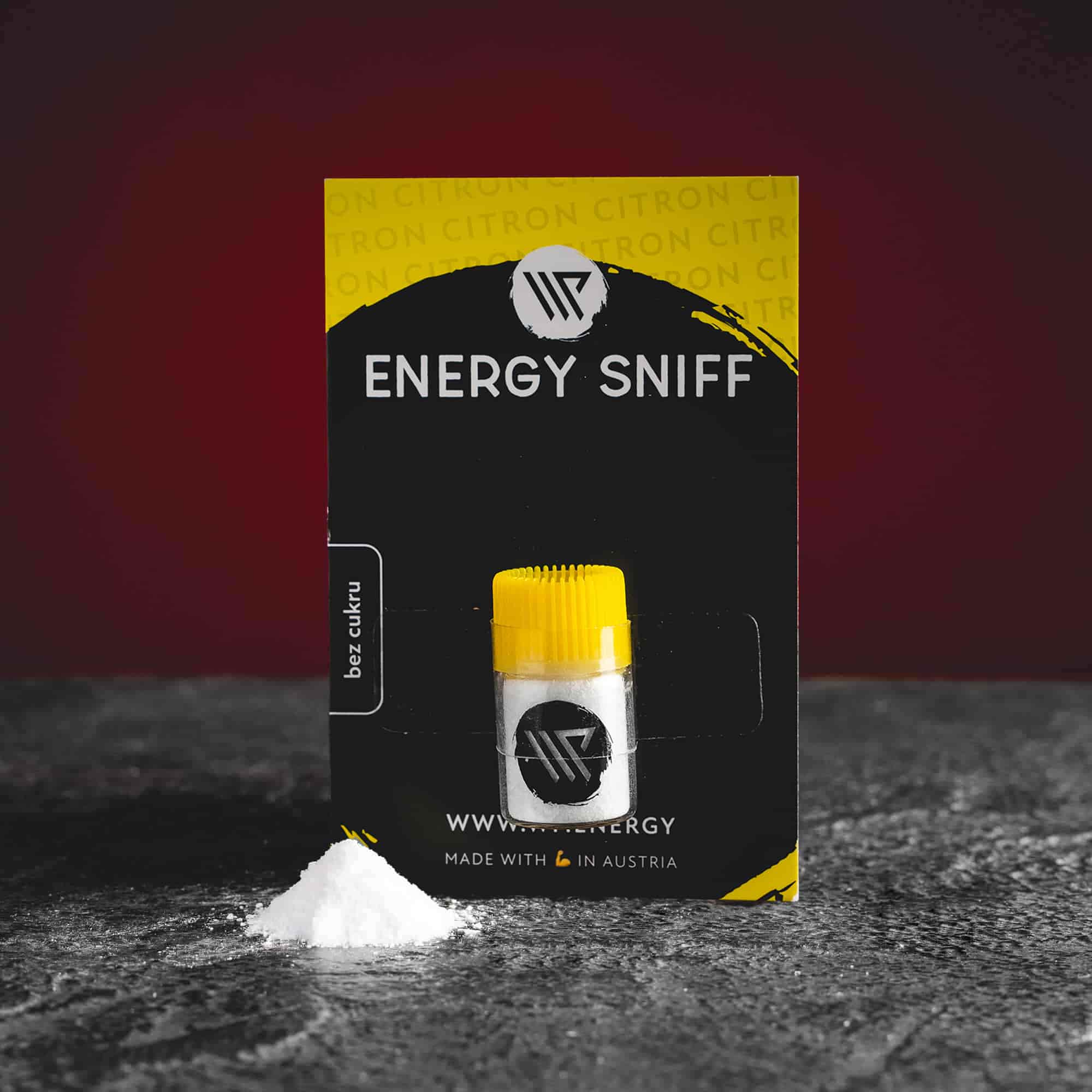 WP Sniff Yellow Kratom World с лимонов профил и кофеин, представен в продуктов кадър като sniff продукт.