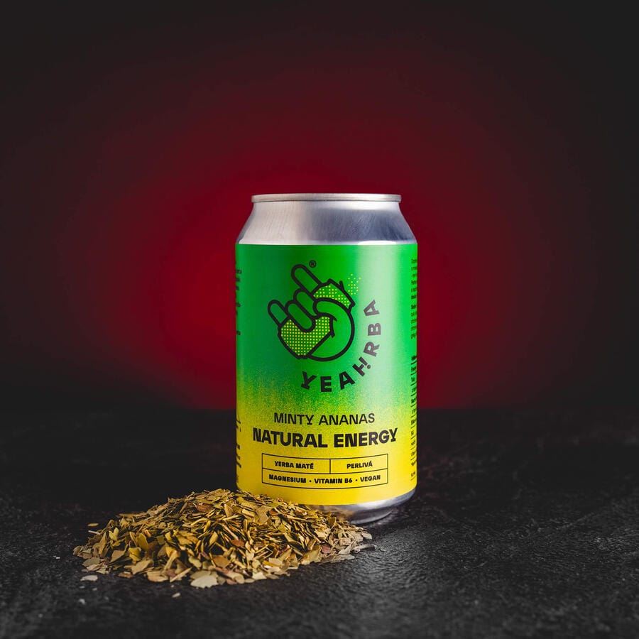 YeahRba Yerba Mate Minty Pineapple Kratom World, представен в продуктов кадър като yerba mate напитка с ментово-ананасов профил.