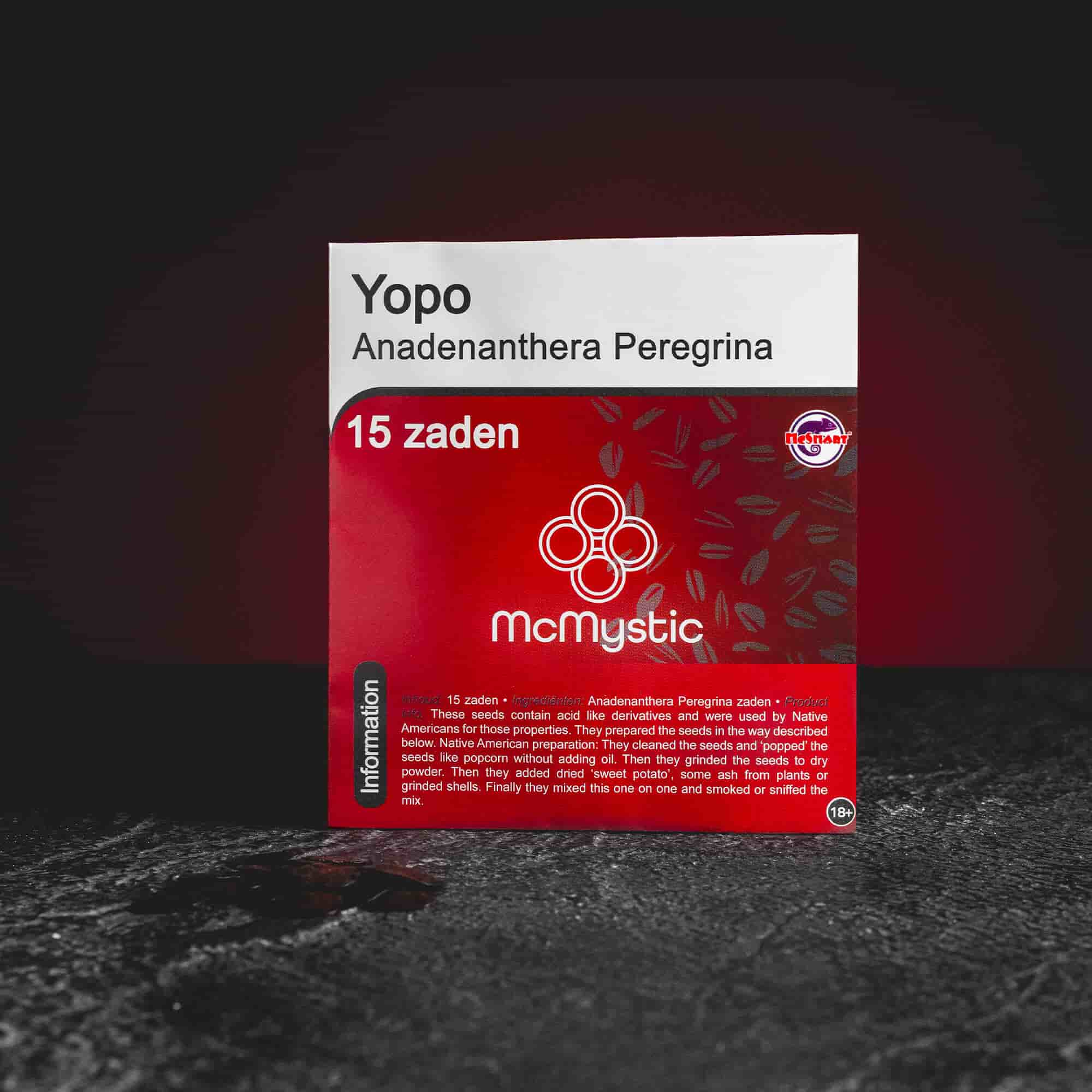 Yopo семена Kratom World, представени в продуктов кадър като растителен продукт.