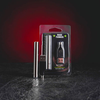 Magic Farmers Green Brothers Kratom World с CBD HHCP конопен cartridge и батерия, представен в продуктов кадър като vape комплект.