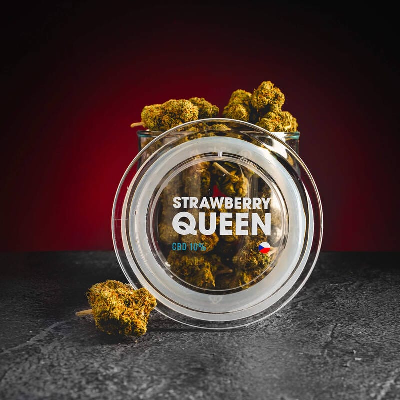 Strawberry Queen CBD цветове Kratom World, представени в продуктов кадър като качествени конопени CBD цветове.
