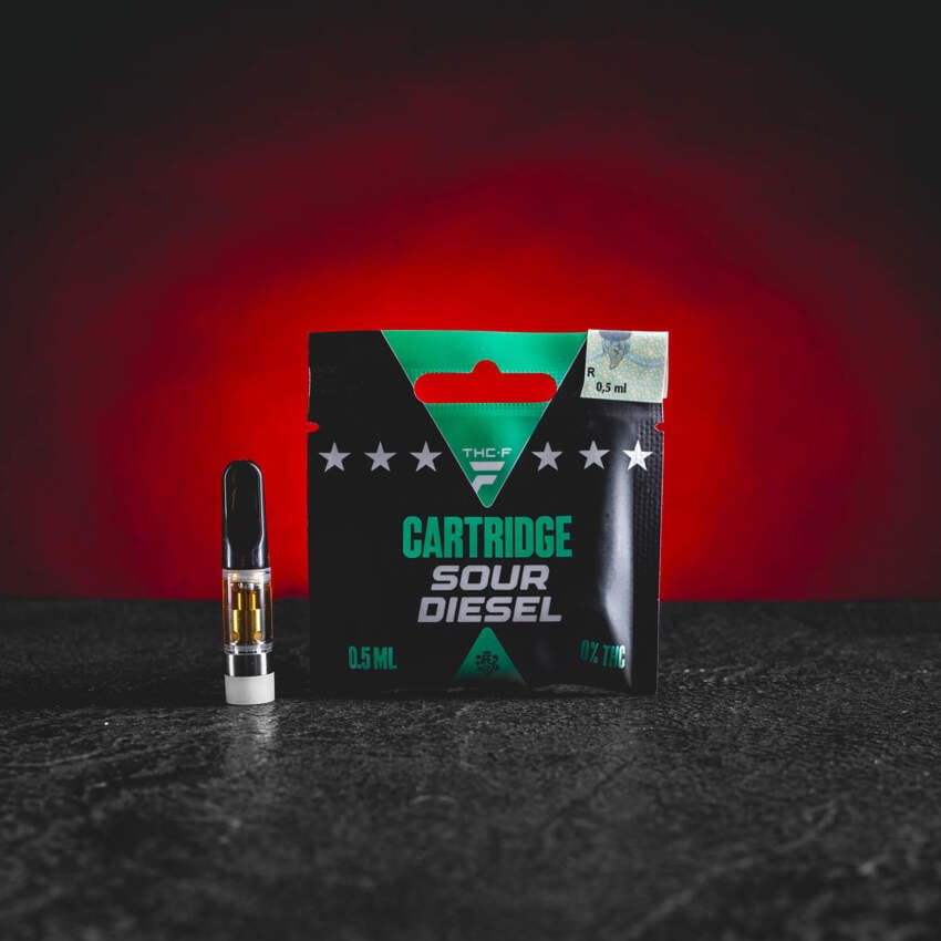 THF патрон Kratom World с вкус Sour Diesel, енергичен ароматен профил и sativa характер.