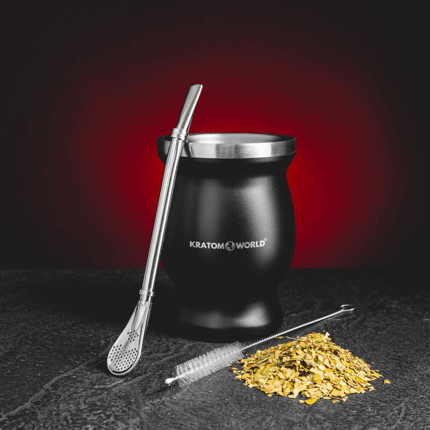 Калабаса за yerba mate, представена в продуктов кадър като аксесоар за приготвяне на енергийна чаена напитка.